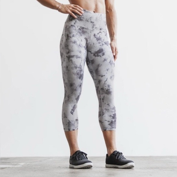 NOBULL Pants - NWT NOBULL Women’s High Rise Crop Tight - Large - Cloud Black Tie Dye